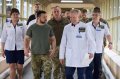 Президент відвідав поранених захисників України у Дніпропетровській обласній лікарні та зустрівся з медиками